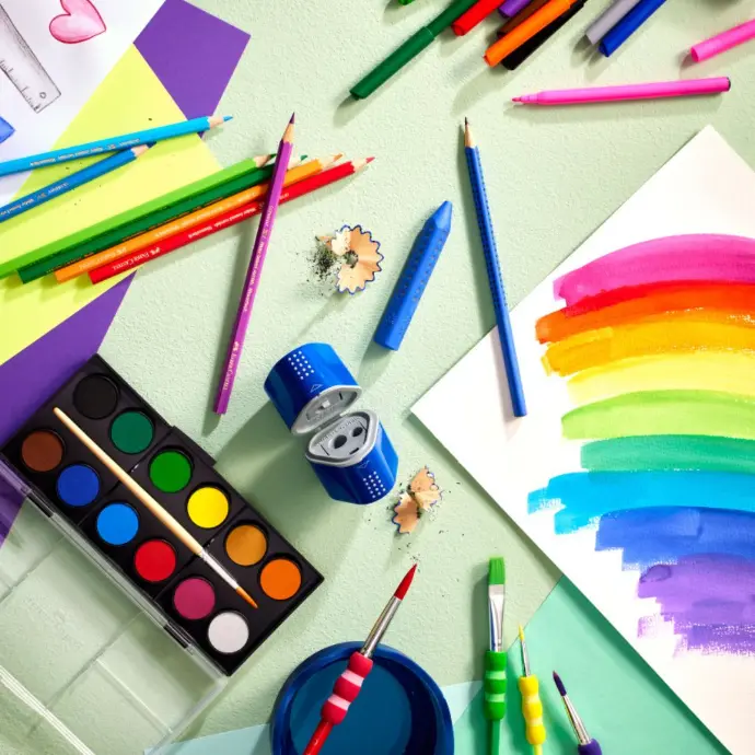 Malstifte, Wasserfarbe und Zubehör